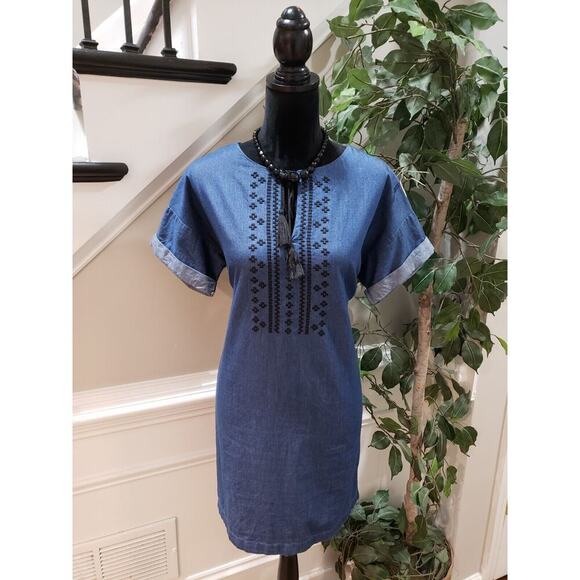 Old Navy Womens Blue Chambray Tassel Embroidered Short Sleeve Shift Dress Size M - Picture 1 of 12